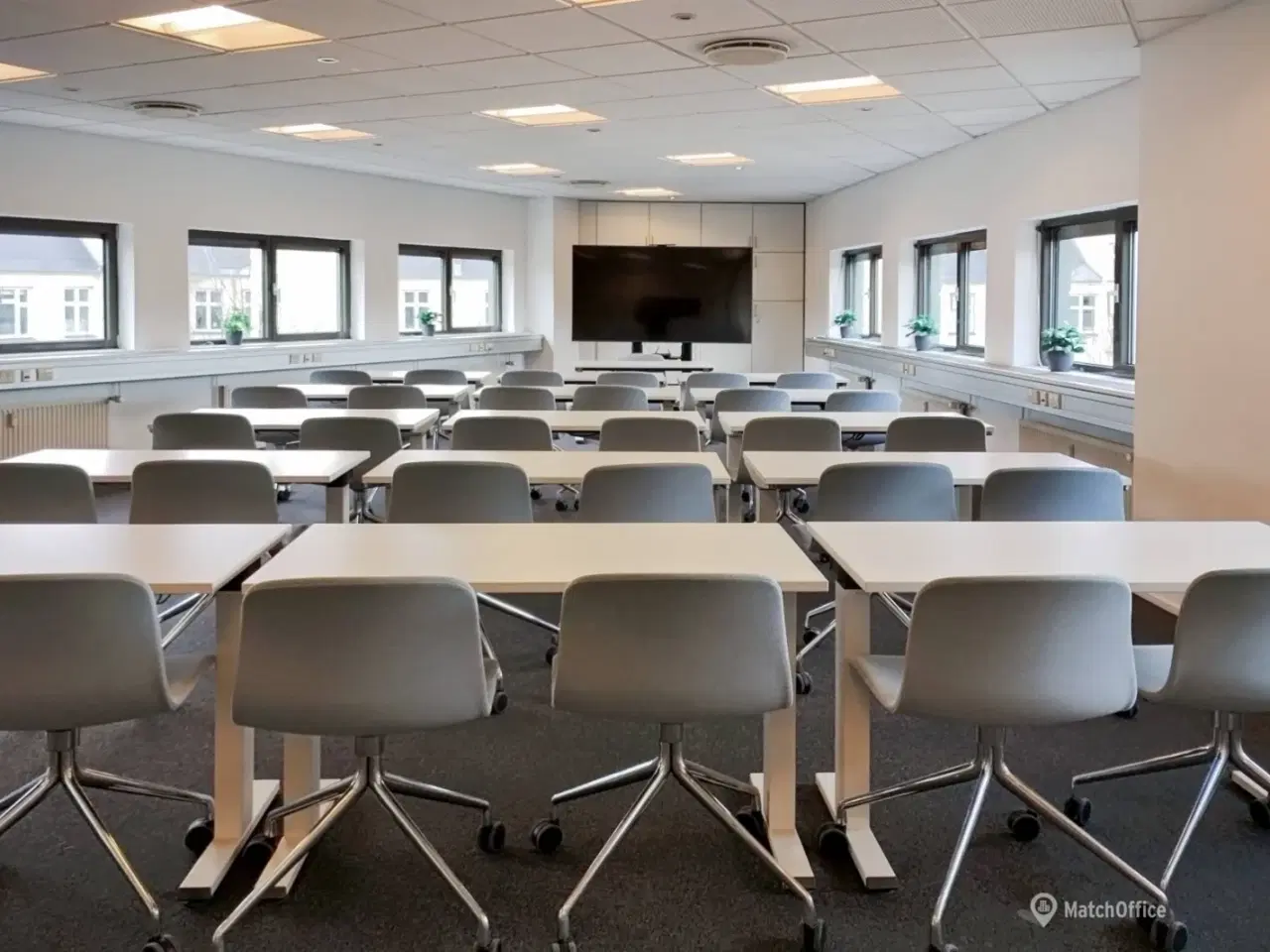 Billede 25 - Stilet arbejdsplads i byens teknologidistrikt