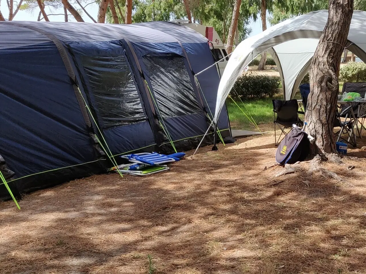 Billede 1 - Outwell Flagstaff 6A lufttelt med tæppe og shelter