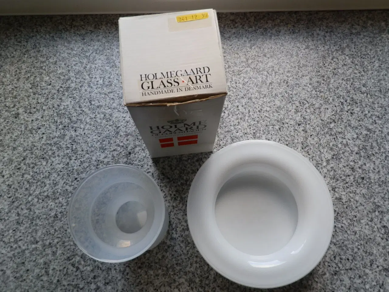 Billede 3 - Vase og bordskål i mat hvid glas
