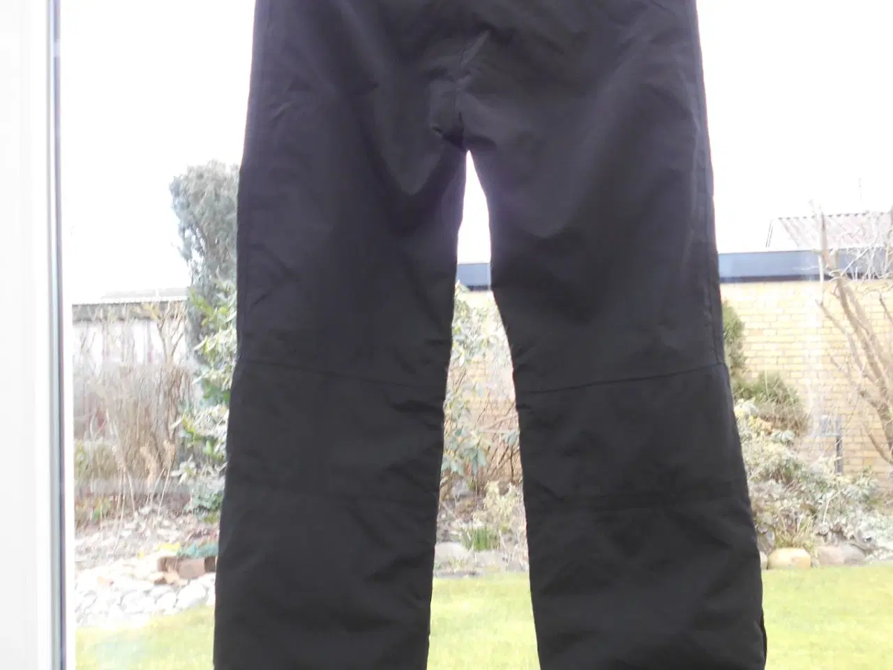 Billede 2 - Helly Hansen regnbukser, bordeaux str.XS