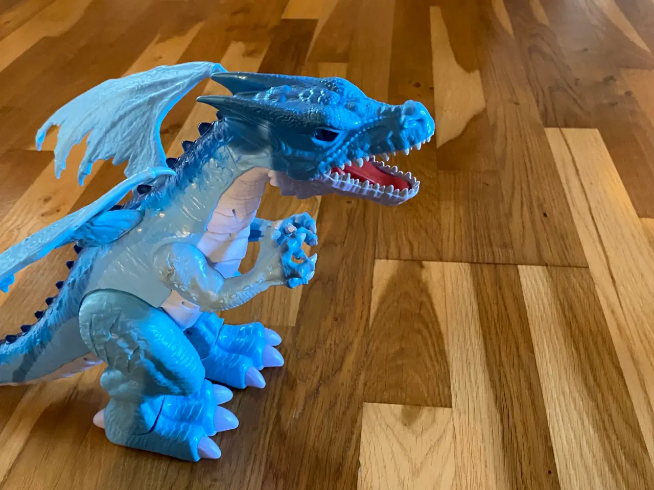 Billede 7 - 1 Drage der kan gå, åbne munden og hvæse. 1 dino 