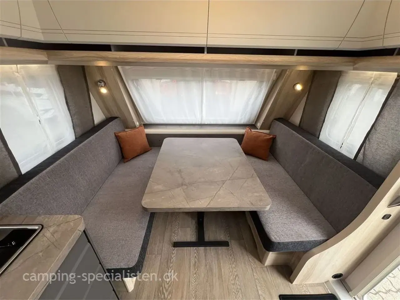 Billede 5 - 2026 - Hobby De Luxe 495 WFB   2025 Hobby 495 WFB De Luxe - se den nu hos Camping-Specialisten.dk i Silkeborg