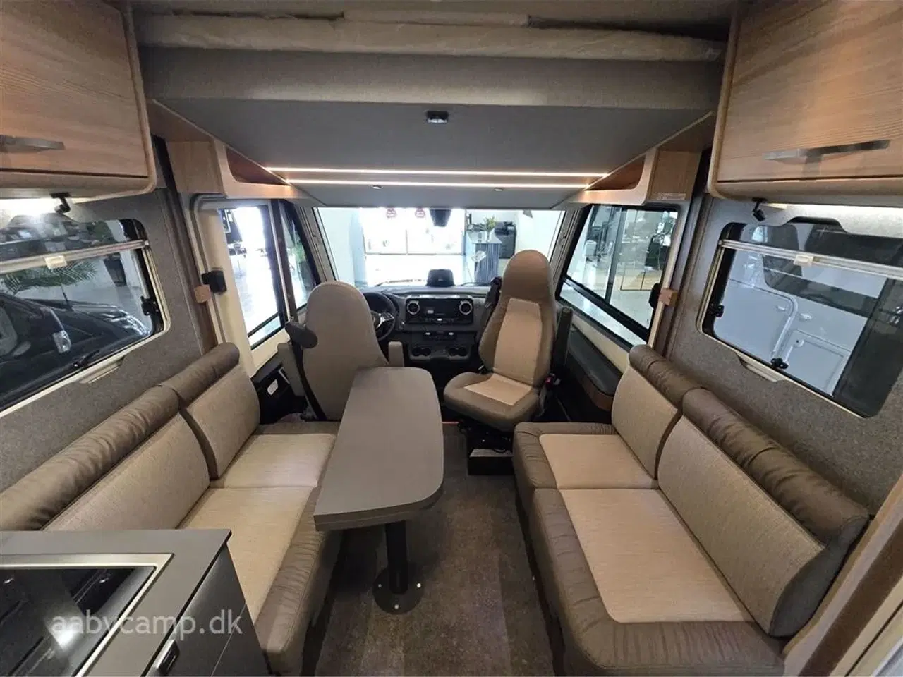 Billede 10 - 2026 - Euramobil Integra Line GT 726 EF   MERCEDES FØRE ASSISTENTER.  MERCEDES AL-KO. UDVENDIG GAS. UDVENDIG BRUSER. LITHIUM BATTERI. ALDE CENTRALVARME.