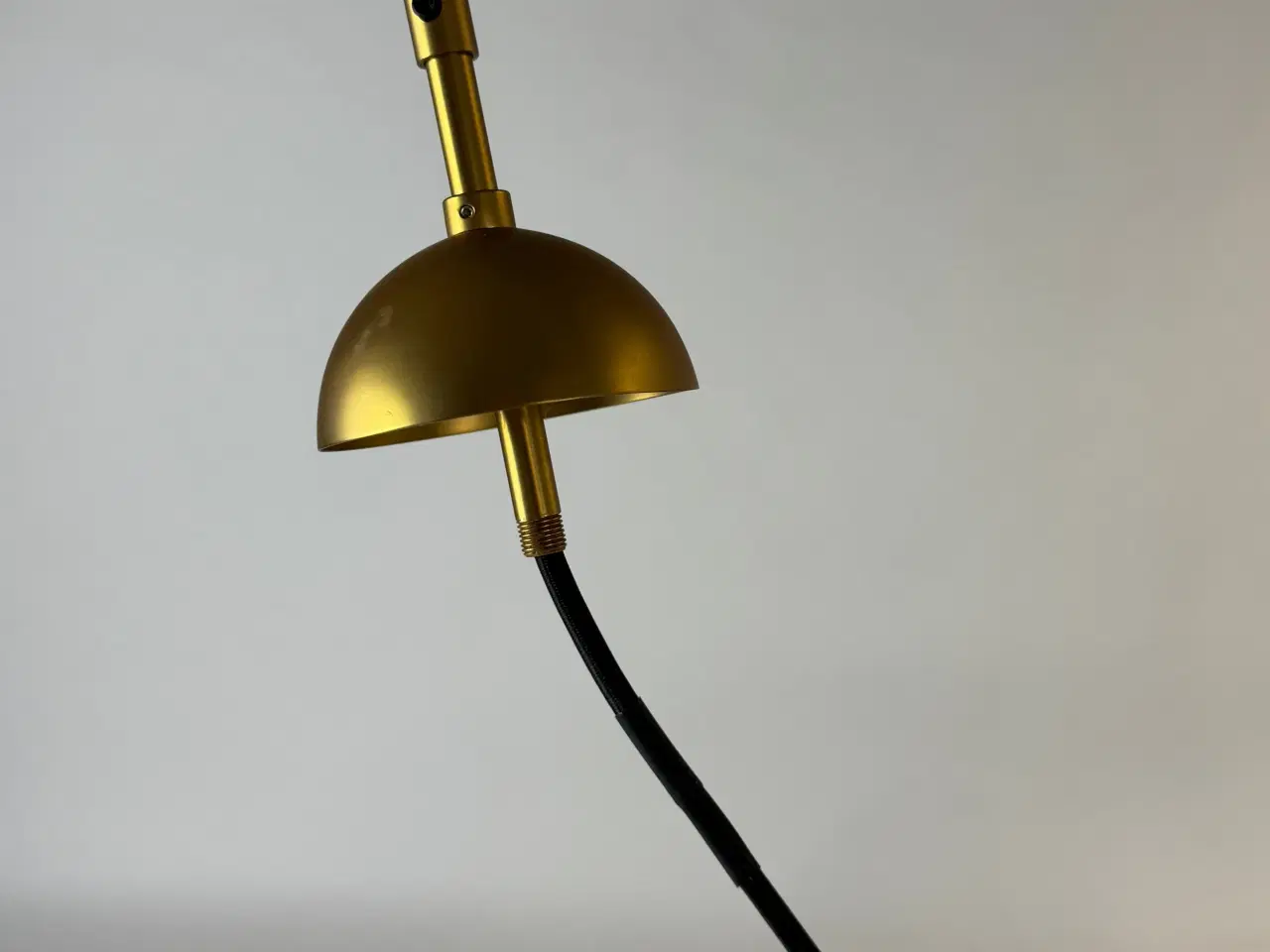 Billede 8 - Gubi Gräshoppa Pendel – Sort/Messing