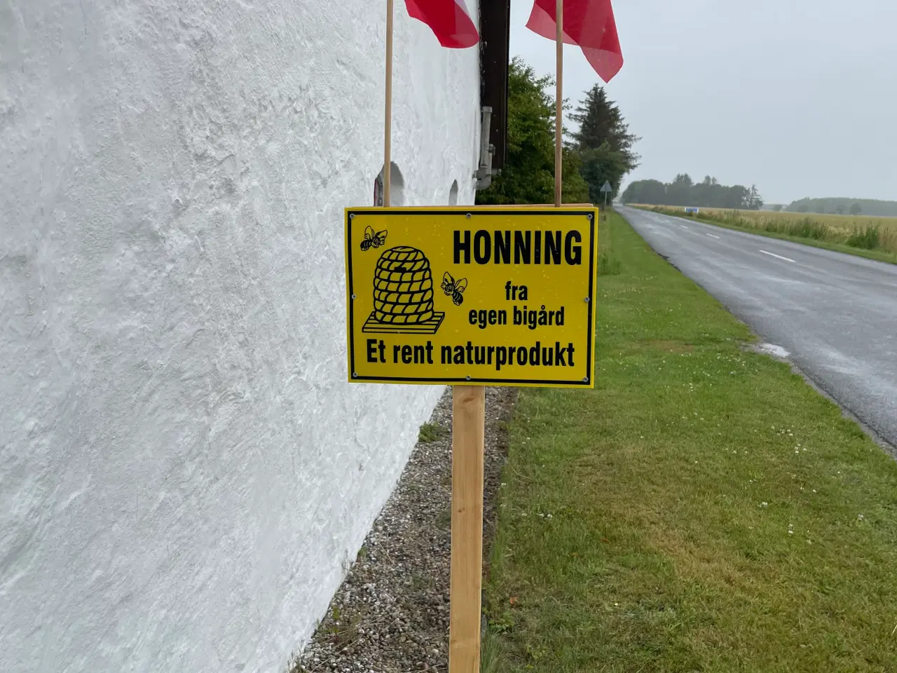 Billede 2 - Honning fra egen bigård, sælges