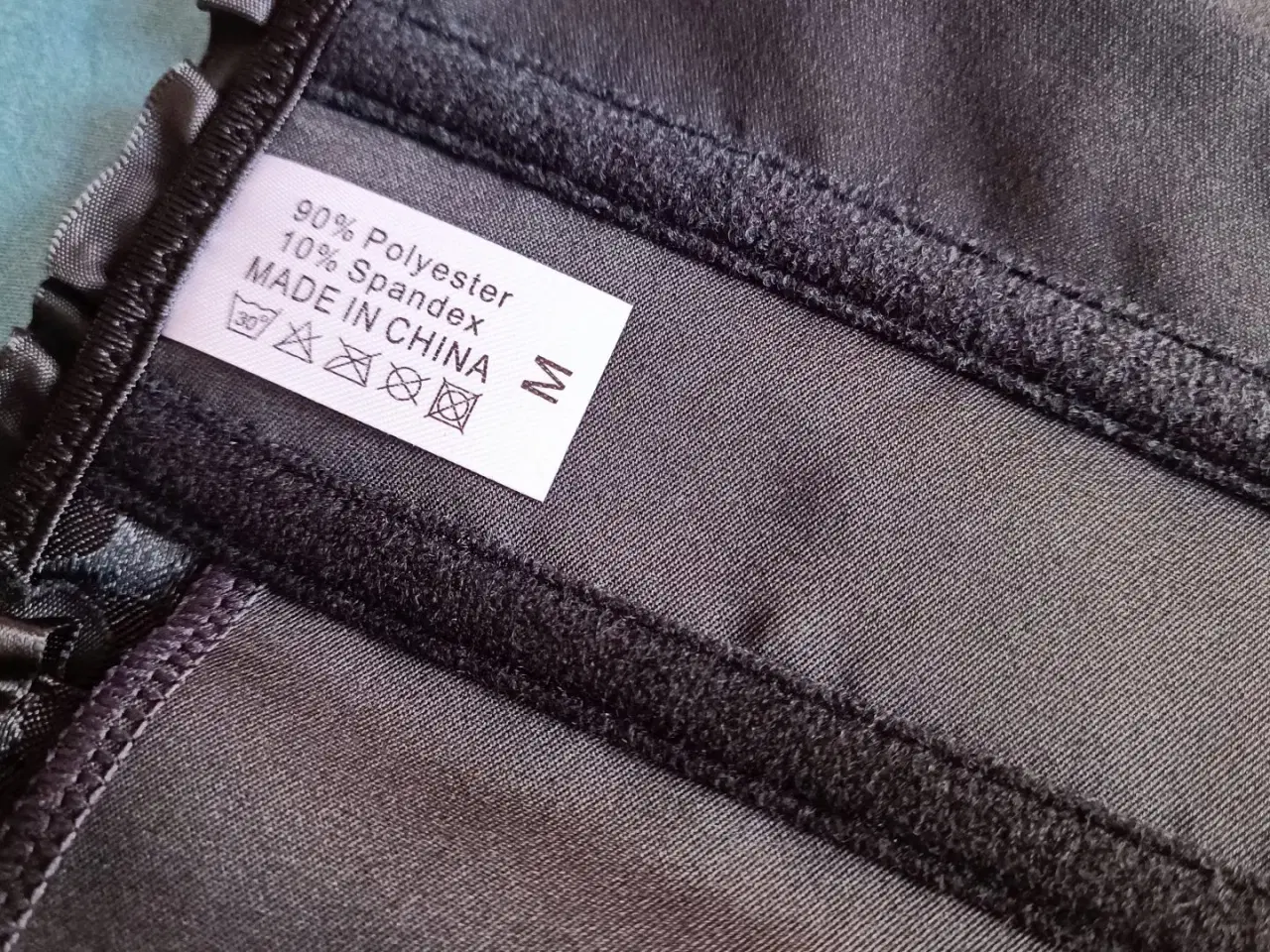 Billede 6 - Sort brokade korset