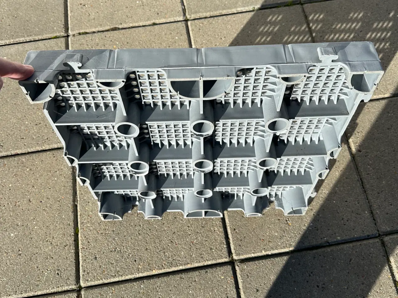 Billede 3 - Gulvflise 40x40x5 cm. 123 Stk. + mange halve 20x40