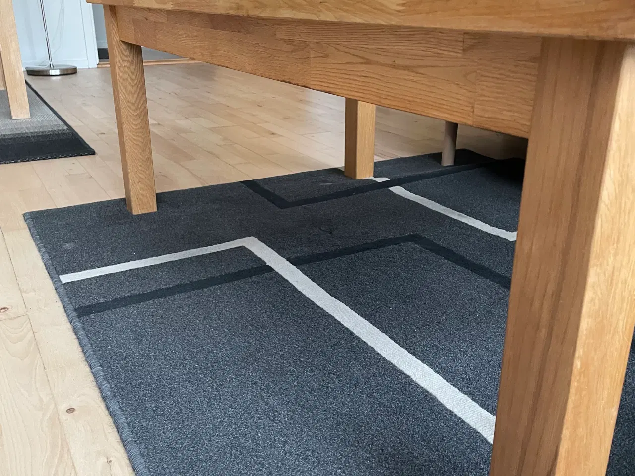 Billede 5 - Sofabord i egetræ 