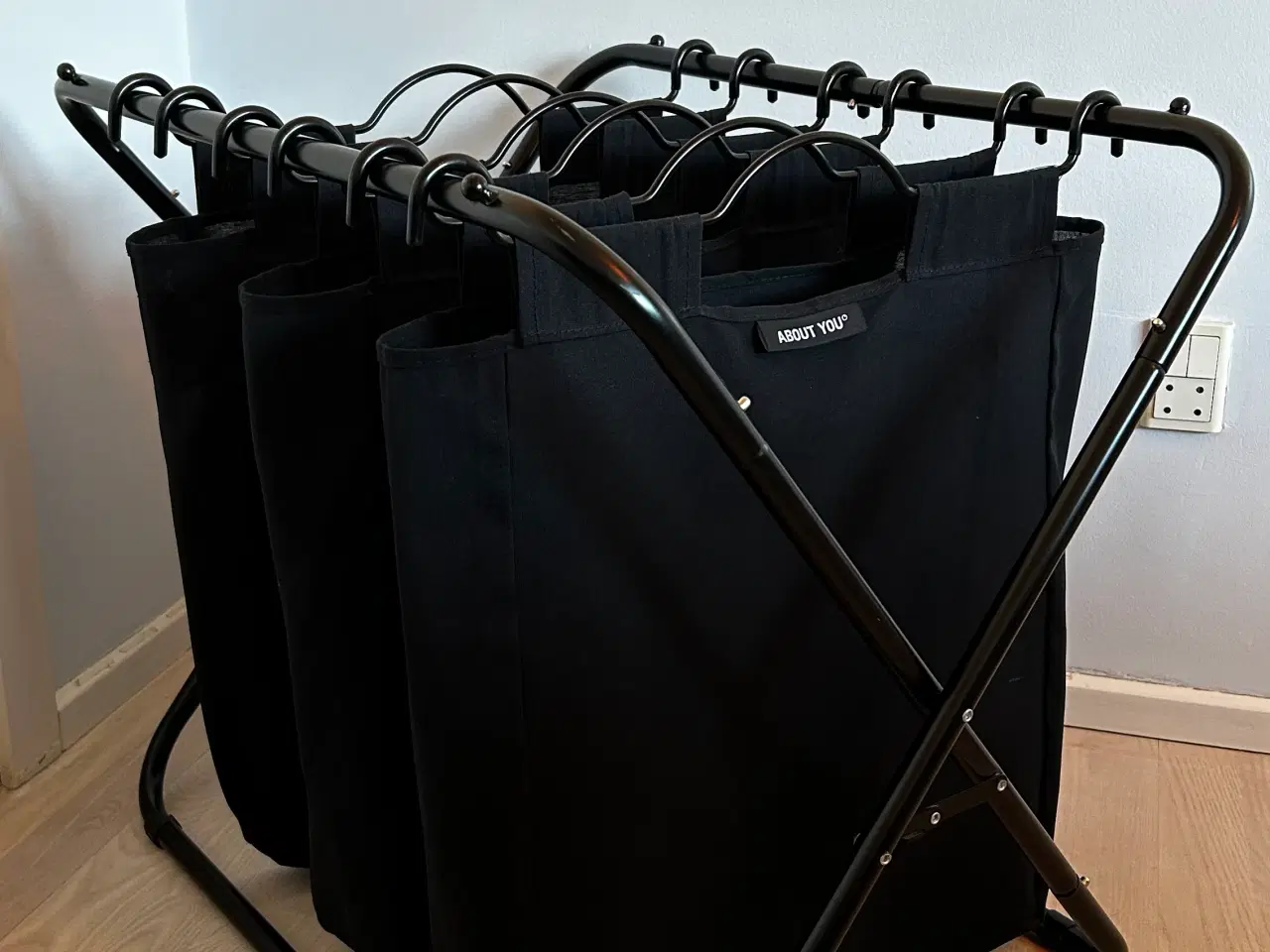 Billede 1 - Laundry basket (About You)
