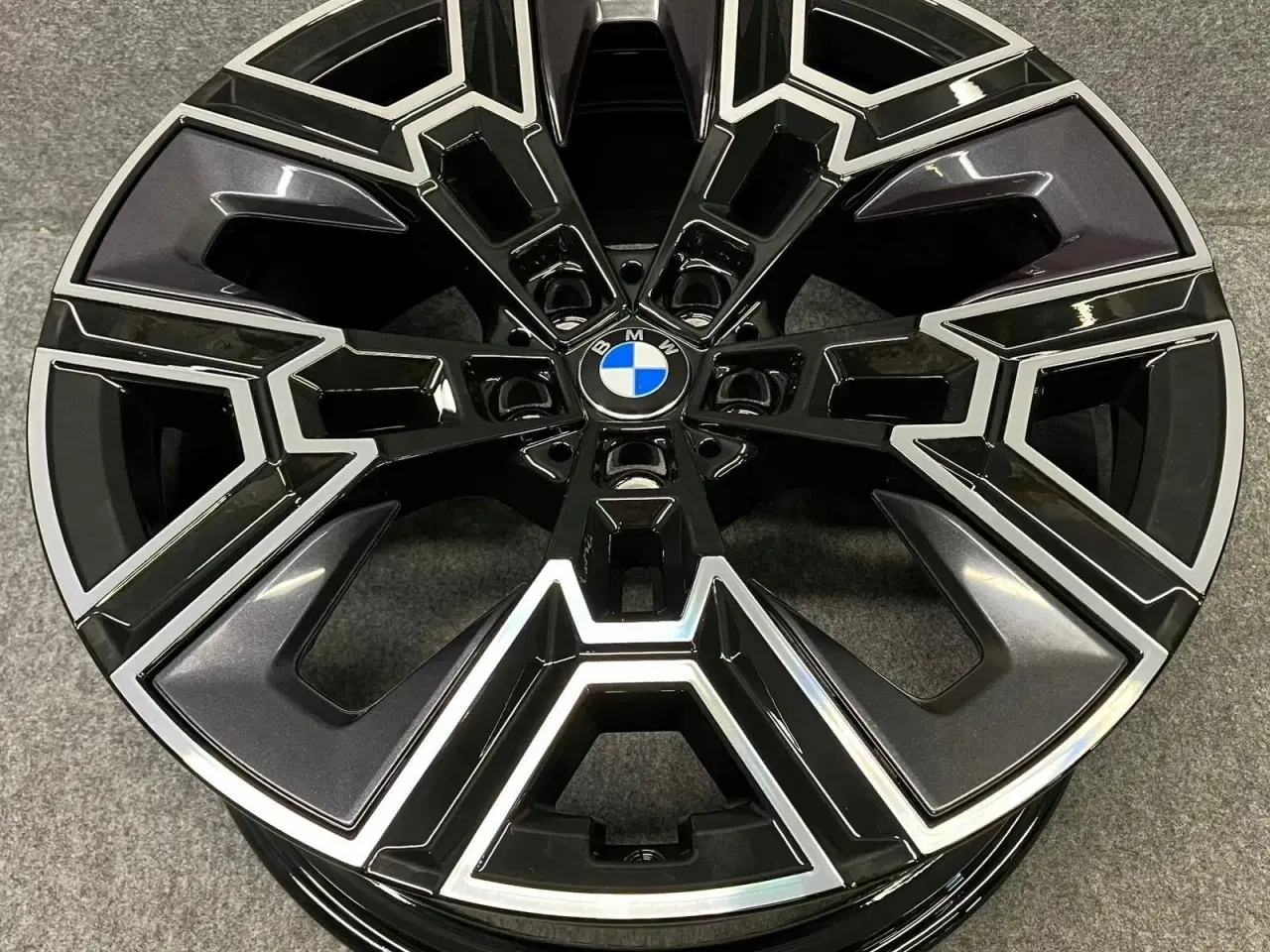 Billede 1 - ALUFÆLGE BMW 5 G60 G61 G68 939M 20"