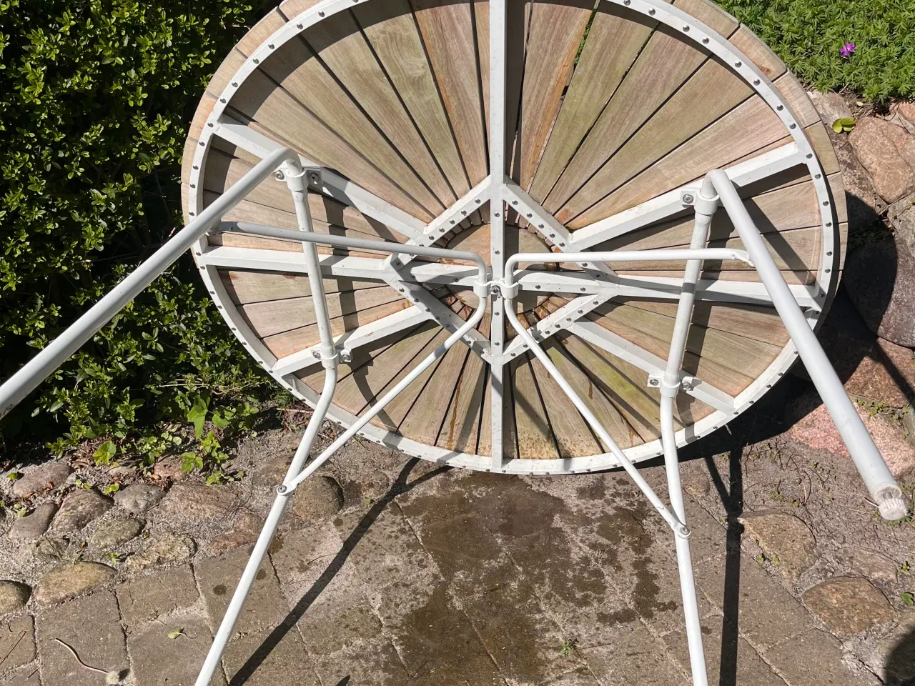Billede 3 - Rundt Kerteminde havebord i teak ø110
