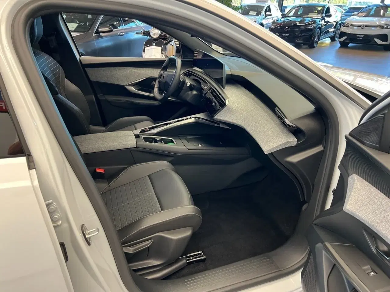 Billede 12 - Peugeot e-3008 77 Allure