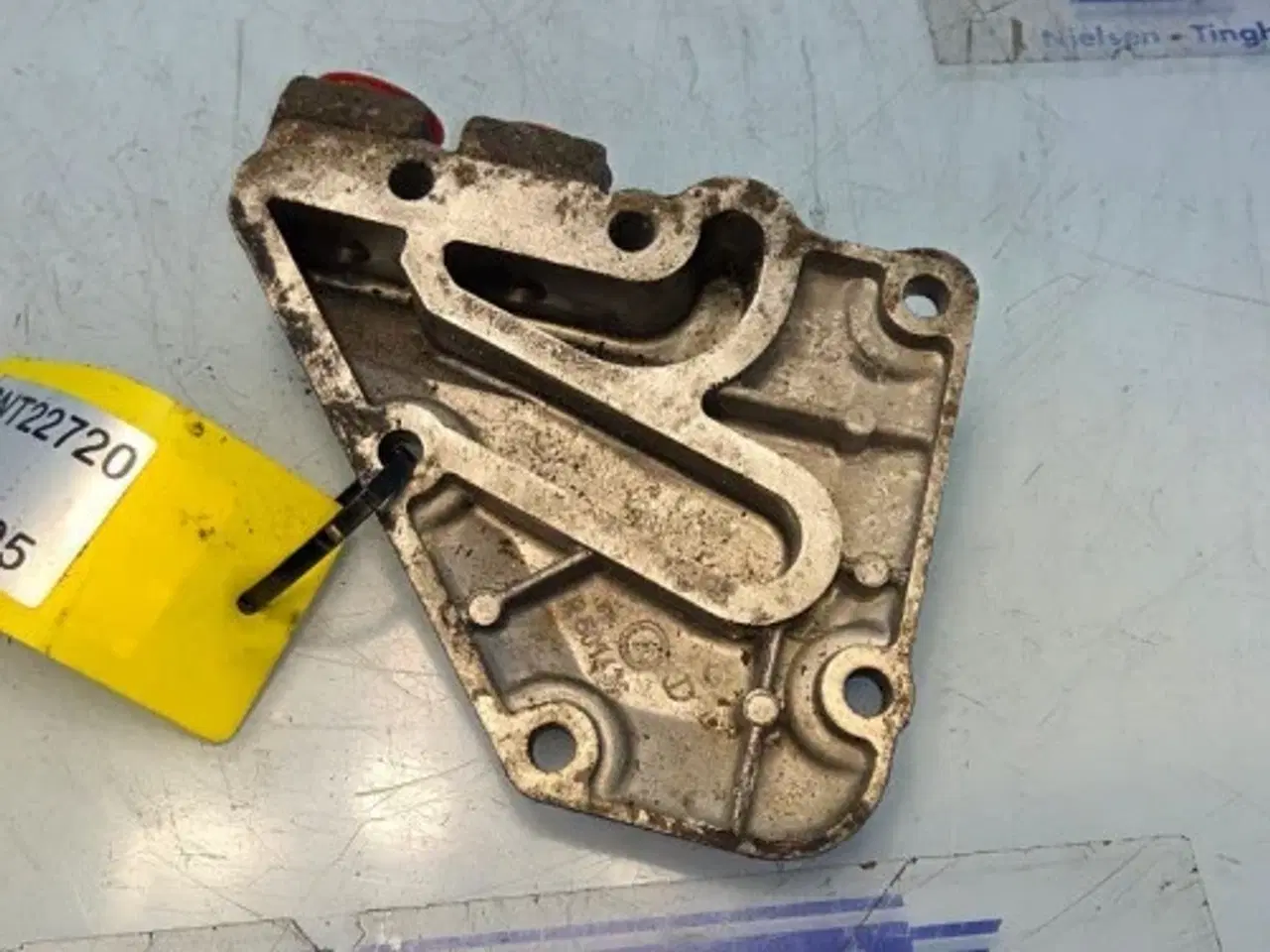 Billede 11 - John Deere  6068   Adapter Til Motoroliefilter   DZ122690