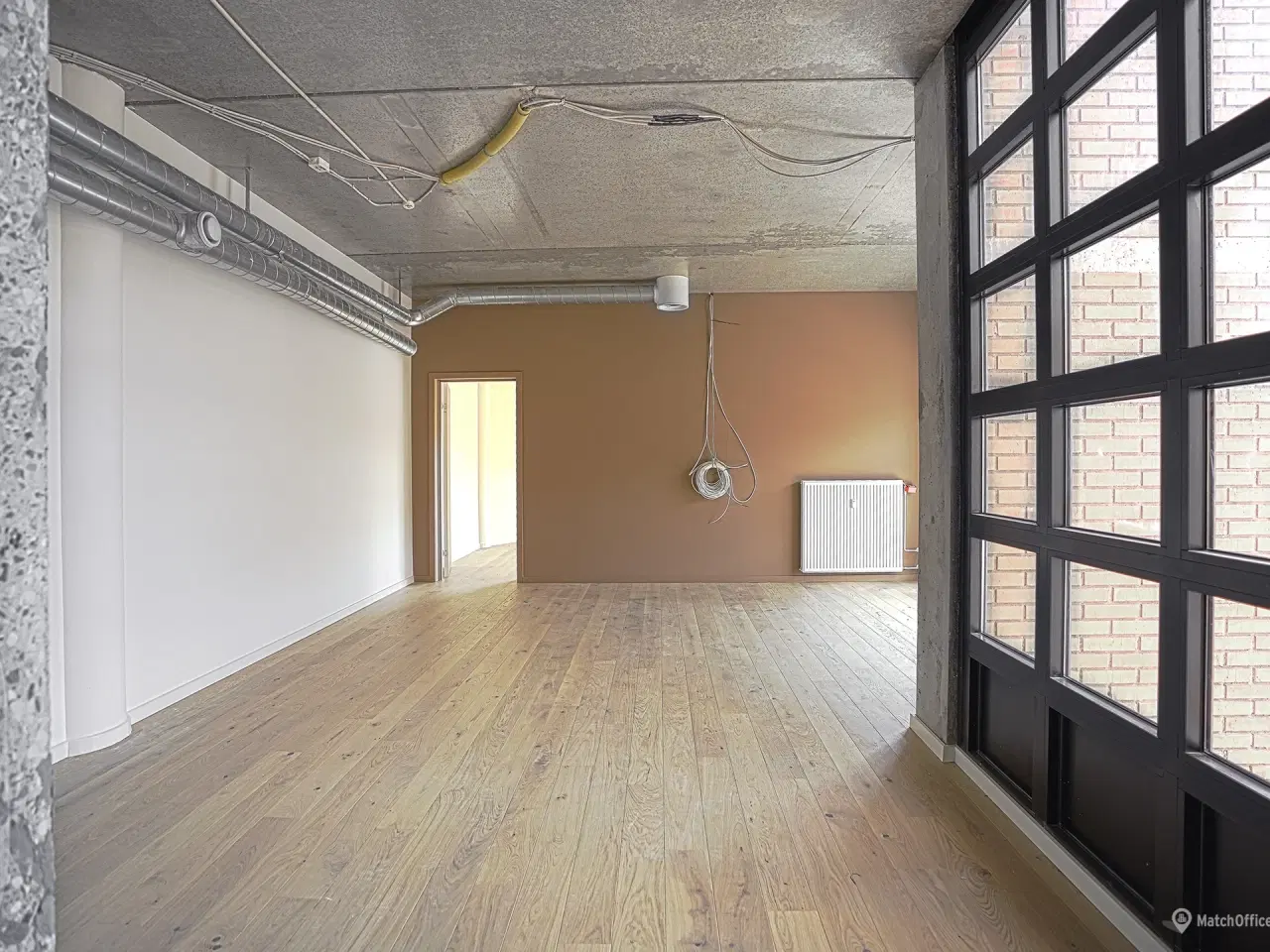 Billede 4 - Stort og åbent kontor