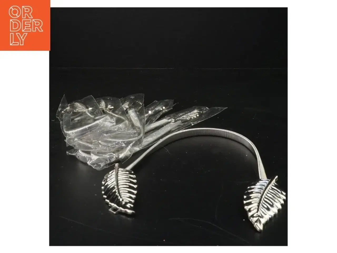 Billede 1 - Dekorative bladformede servietringe / gardinholdere (str. 49 cm)