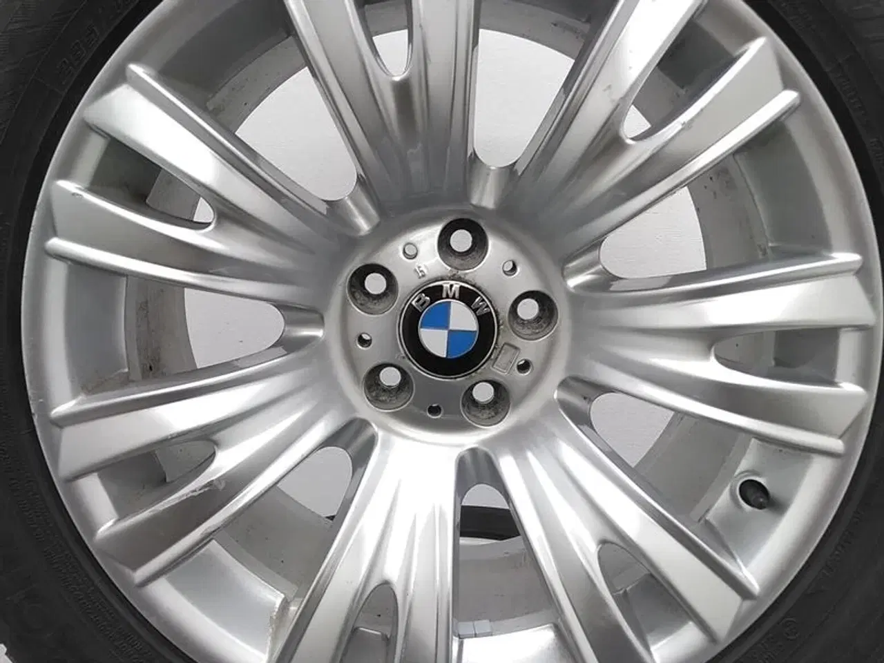 Billede 10 - 19" org. BMW fælge med vinterdæk "M V Spoke 223" A63362 BMW X5 (E70) X6 (E71) X6 (E72 Hyb) X5LCI (E70)