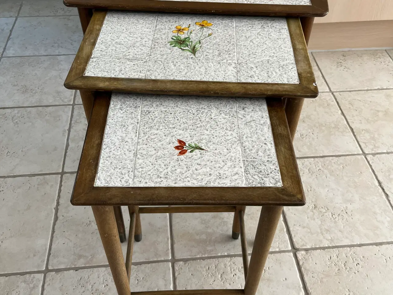Billede 1 - Kakkelborde med blomster