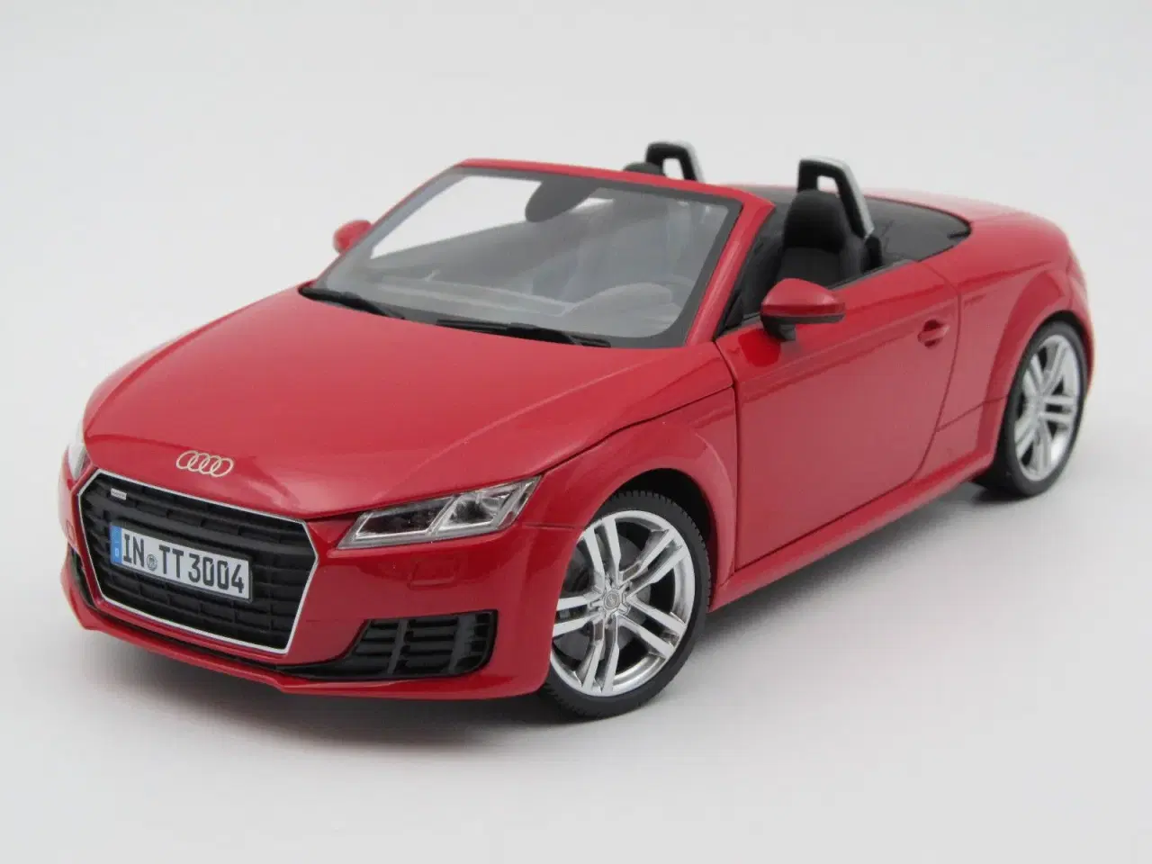 Billede 2 - 2014 Audi TT Roadster 1:18  - MINICHAMPS