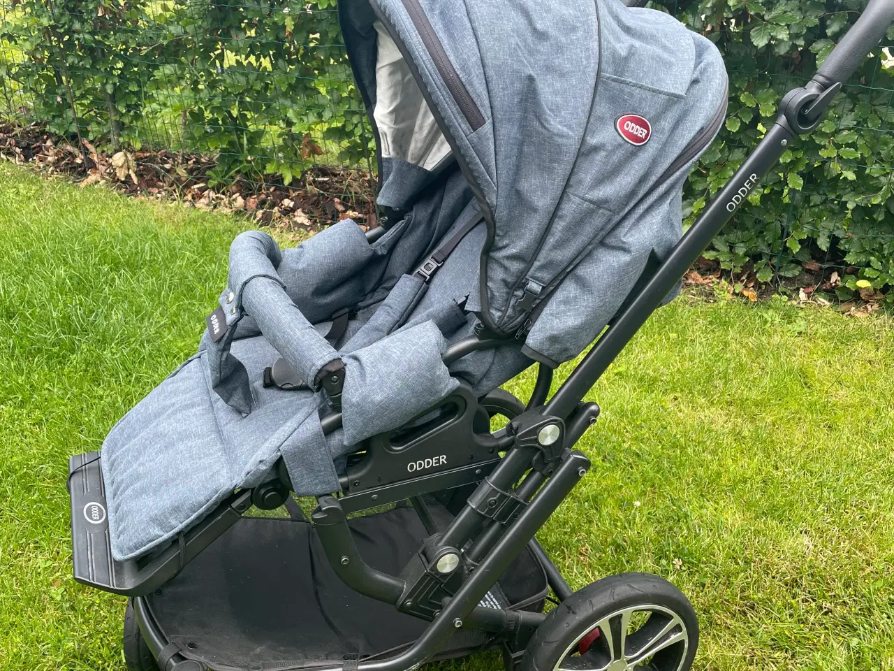 Billede 2 - Flot Odder klapvogn med sele og regnslag