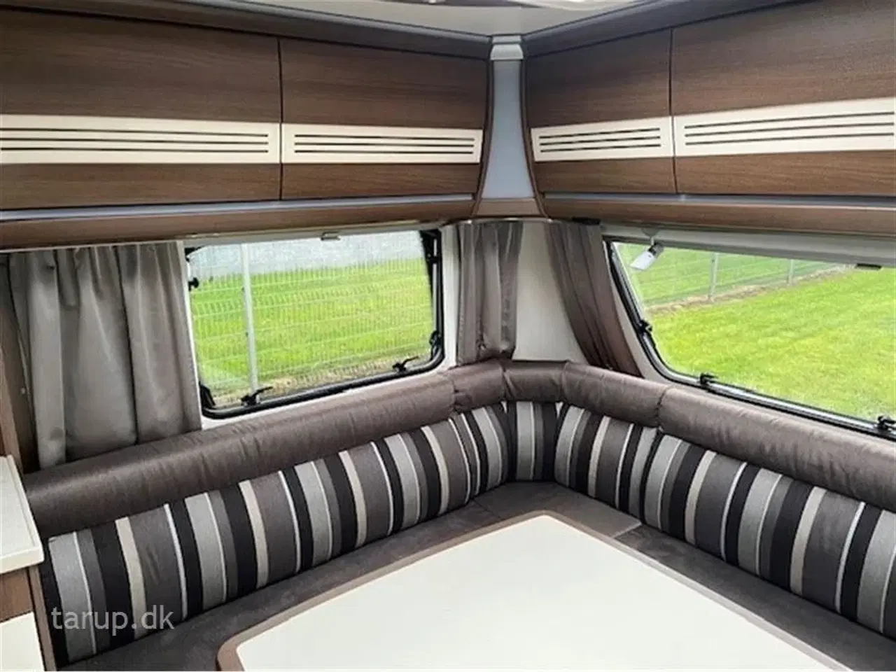 Billede 9 - 2015 - Dethleffs Beduin VIP 650 RFT Thule tagmonteret el-markise, Truma aircon., mover, ALDE centralvarme, vandbåren gulvvarme, rundsiddegruppe, fransk dobbeltseng