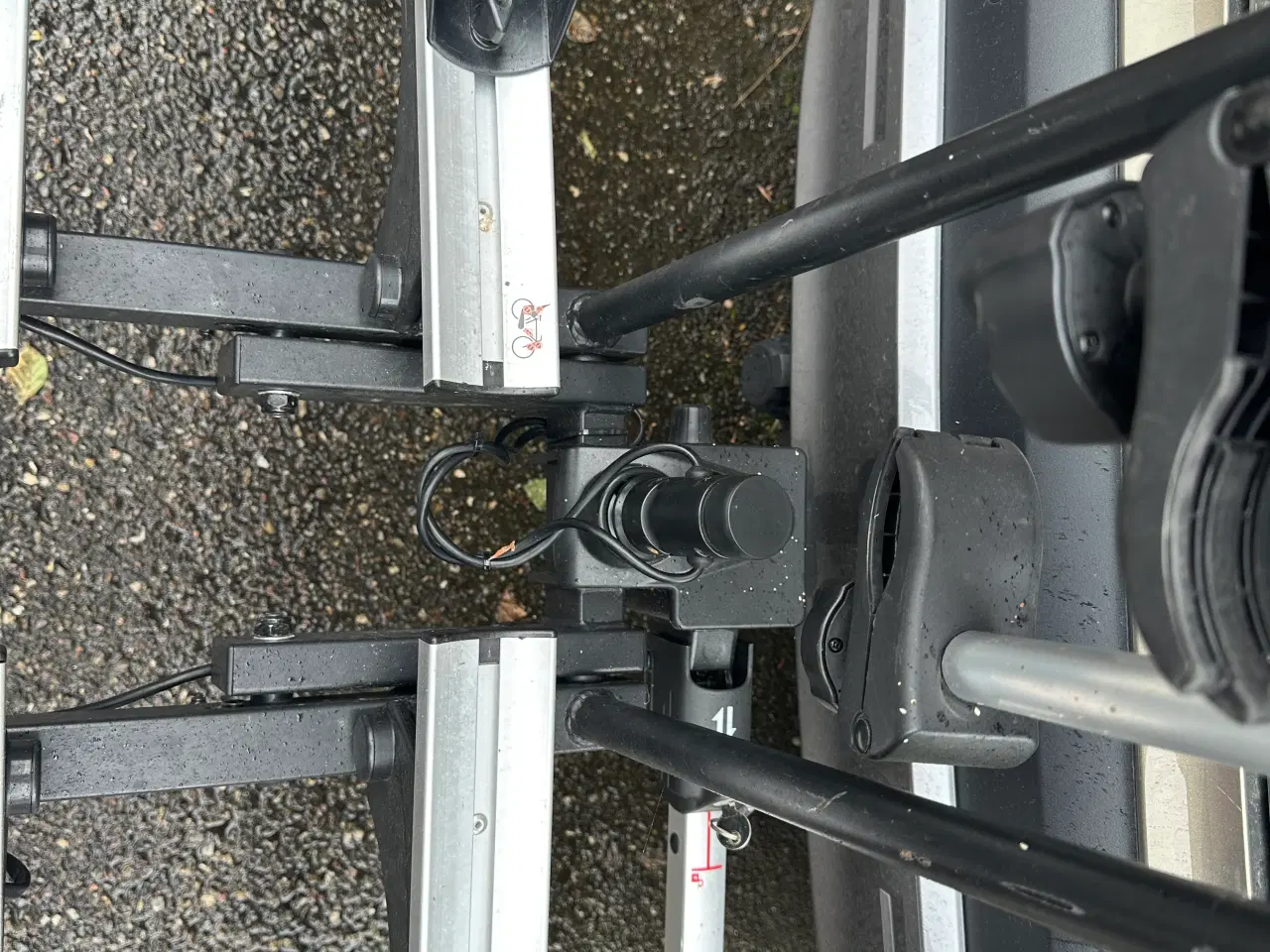 Billede 4 - Cykelholder med vippefunktionen  og stik 7/13
