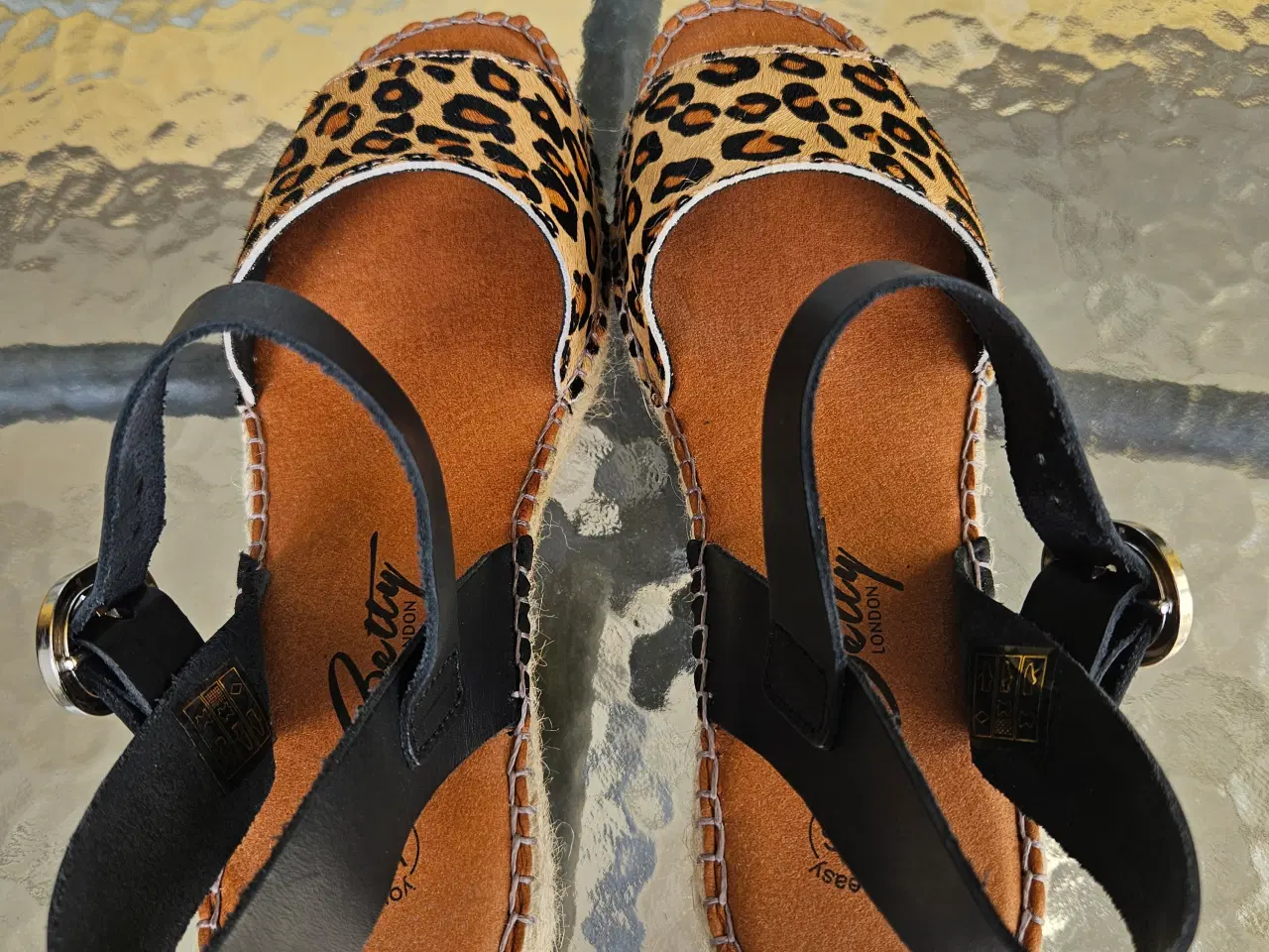 Billede 4 - NYE BETTY LONDON SANDALER 