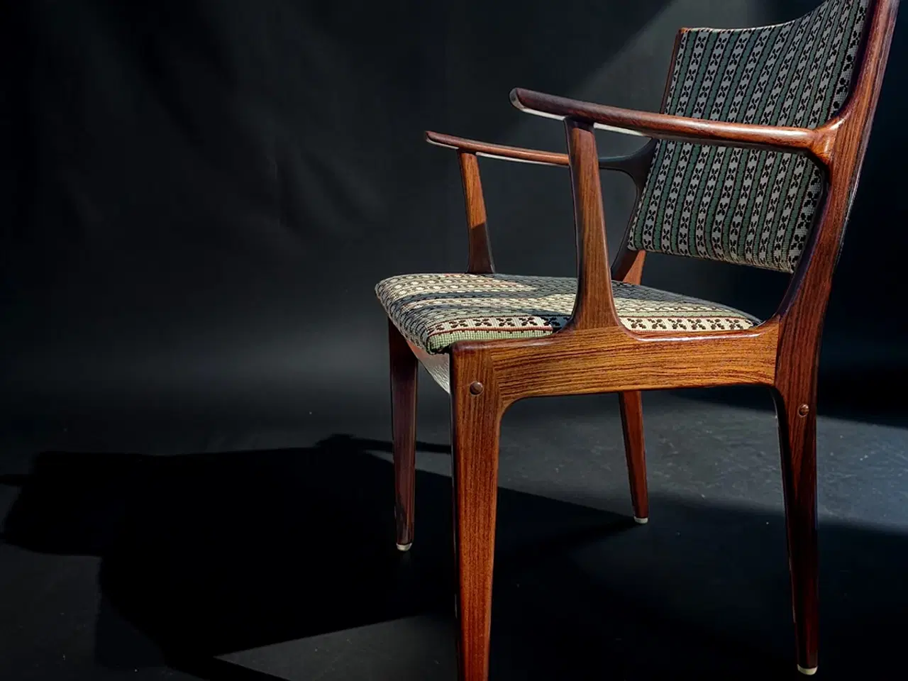 Billede 18 - Johannes Andersen armstole palisander sæt 2
