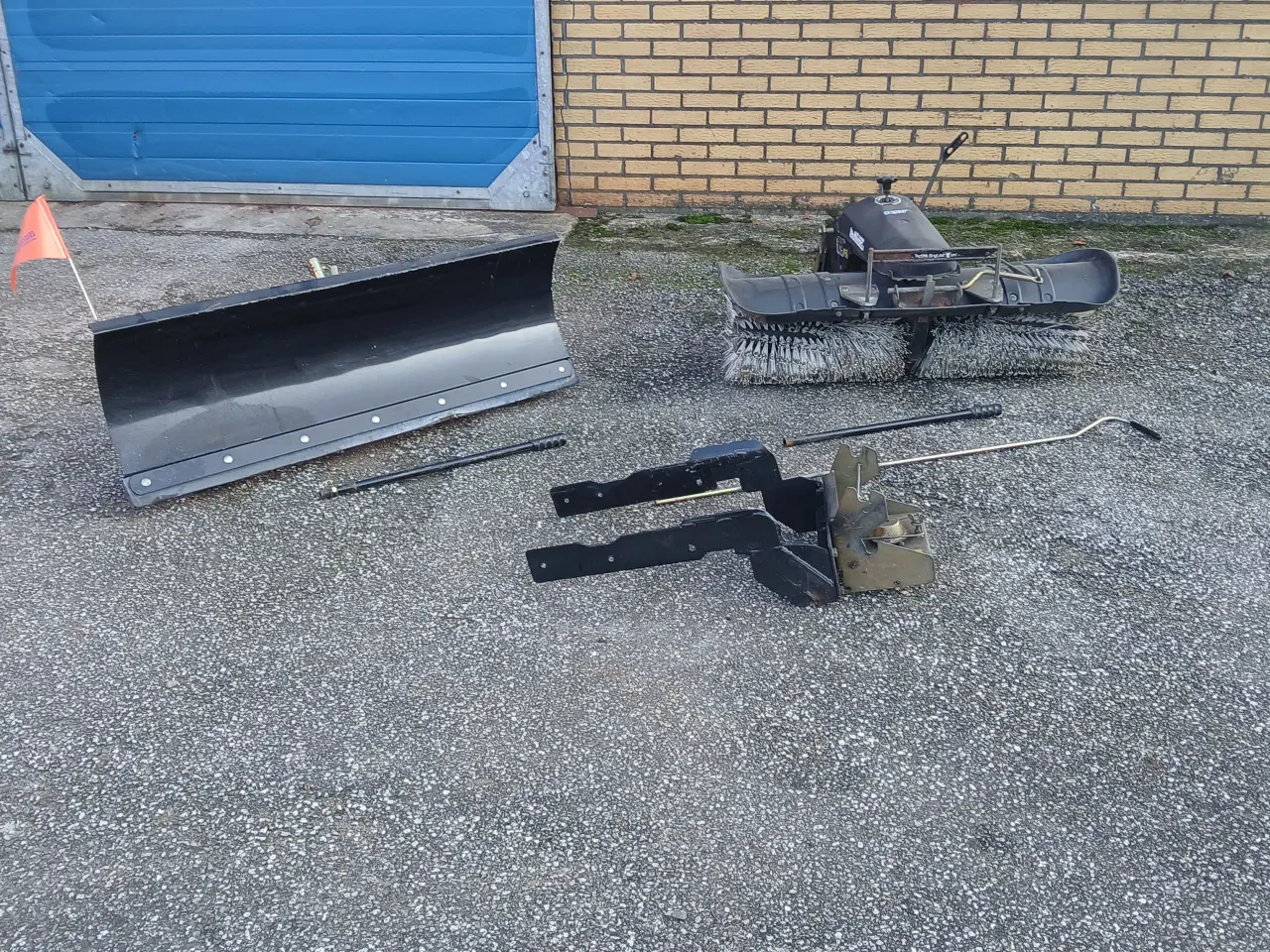 Billede 1 - Kost og sne skraber