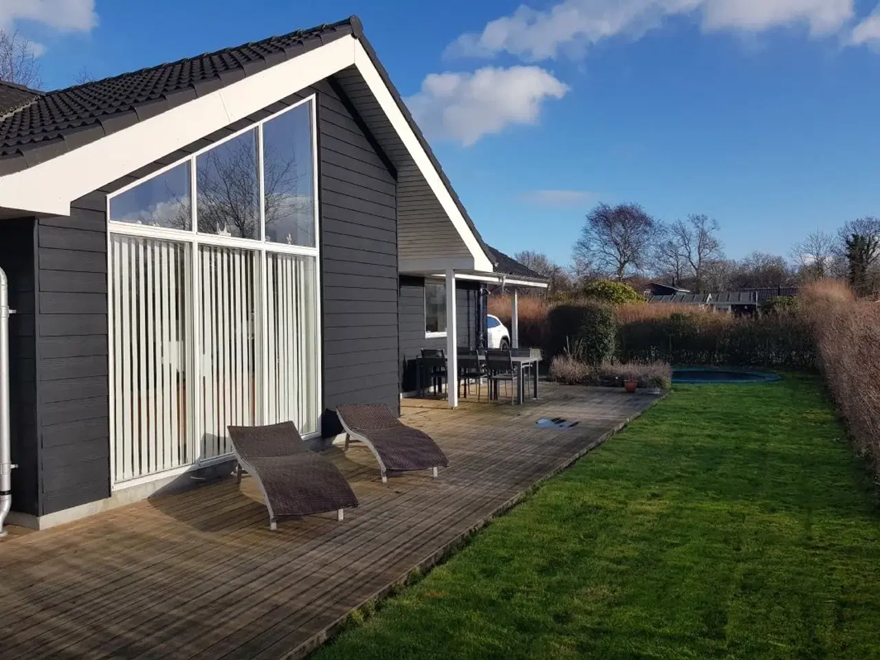 Billede 3 - Sommerhus ved Hasmark Strand til 6(8) personer.
Moderne, hel�rsisoleret og meget t�t p� havet, udlejes privat