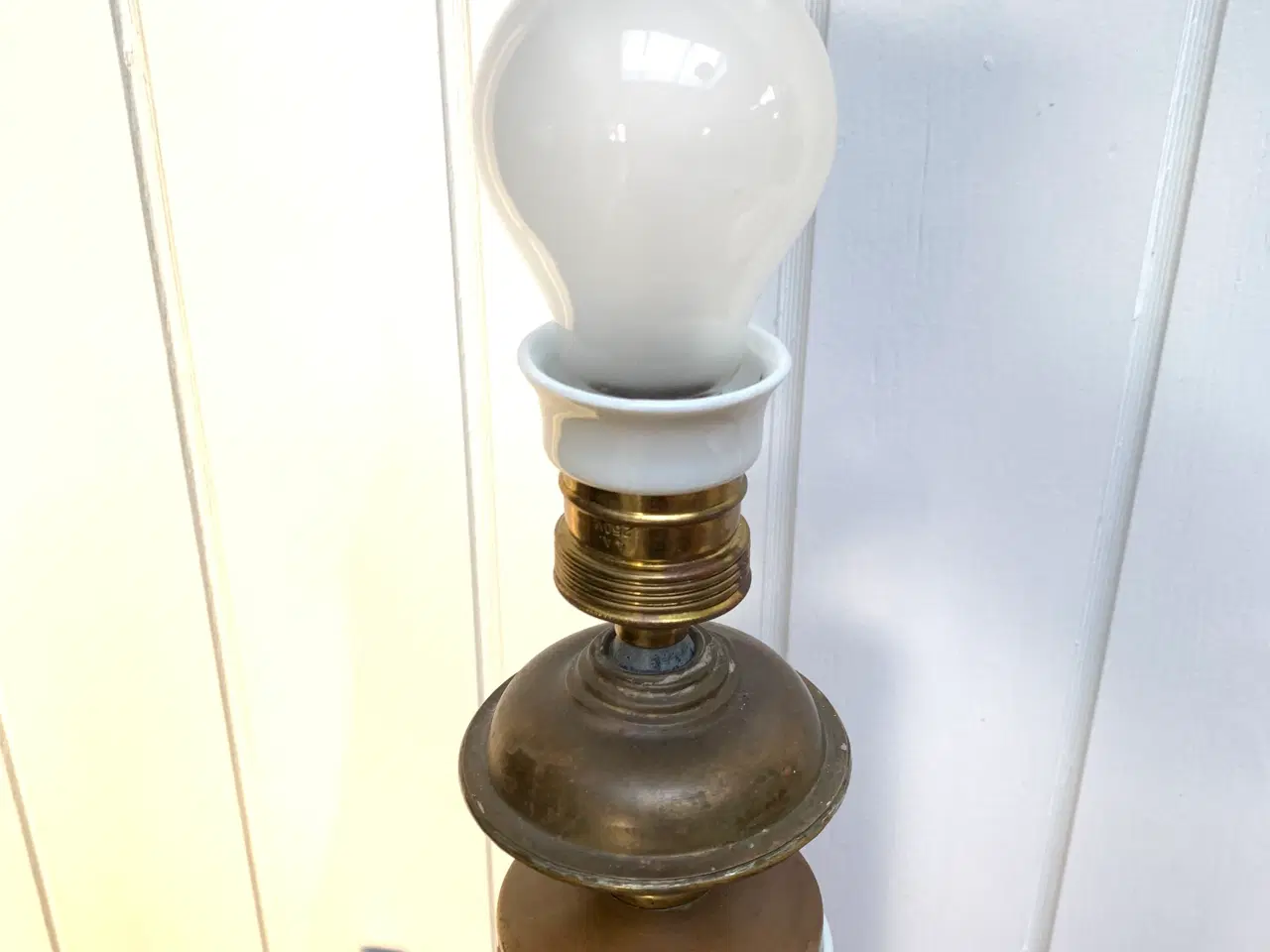 Billede 2 - Bordlampe i glas og messing