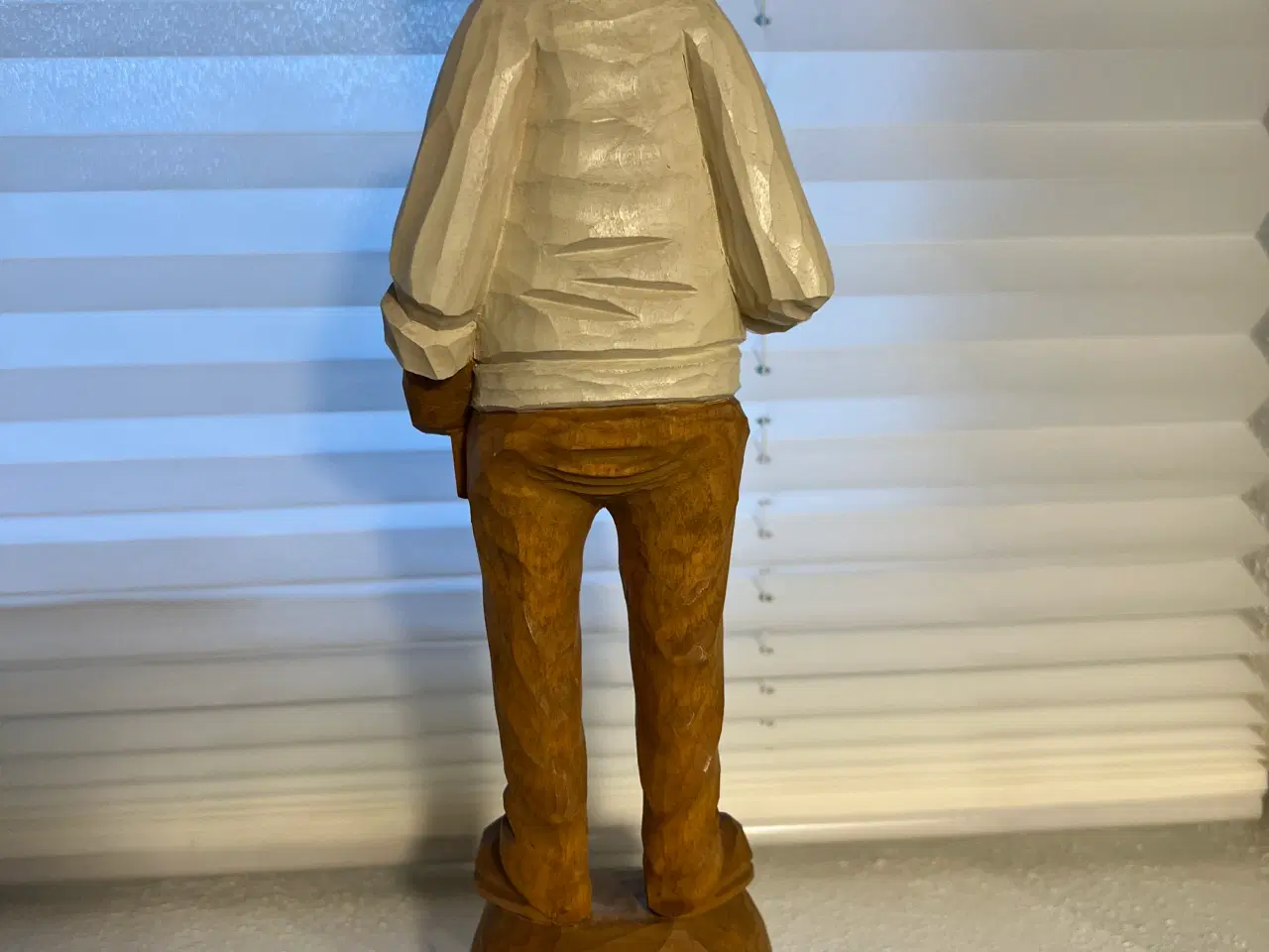 Billede 4 - Flot Frihed Knudsen træ figur 