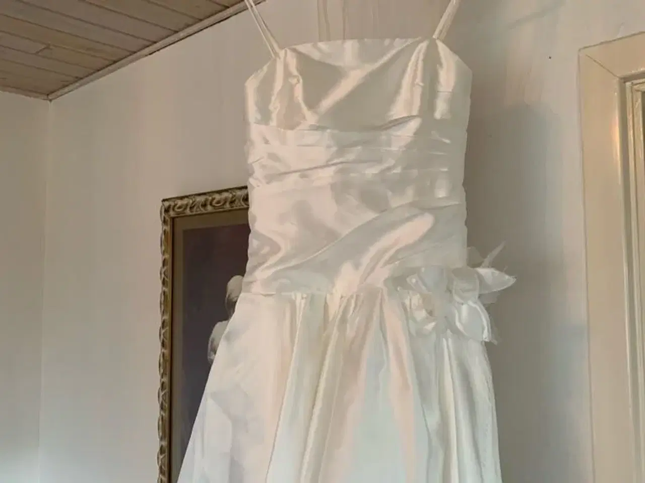 Billede 1 - Konfirmations kjole fra Skott