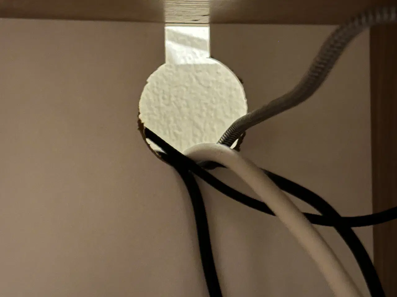 Billede 4 - Justerbart skrivebord fra jysk