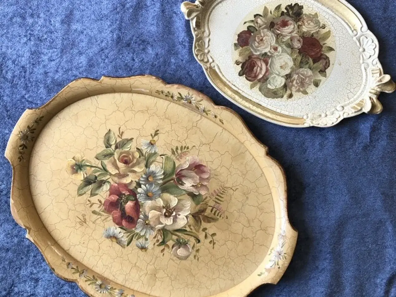 Billede 1 - To charmerende malede træfade – sælges samlet