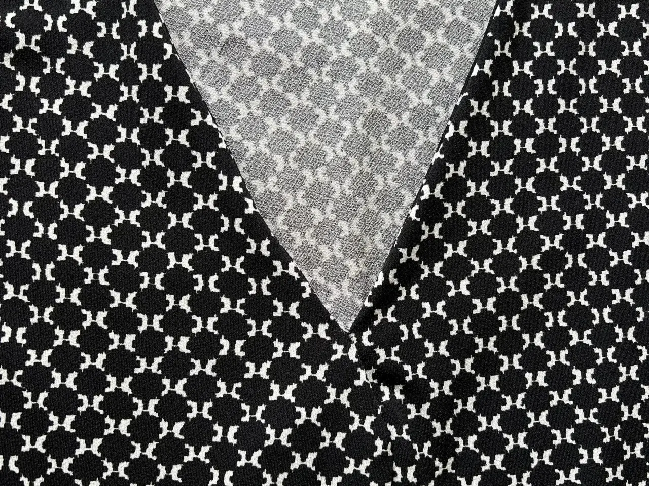 Billede 2 - H&M sortmønstret tunika str 4XL  54