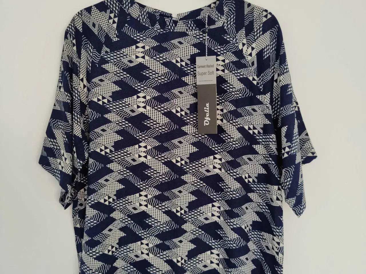 Billede 1 - Mønstret viskose bluse