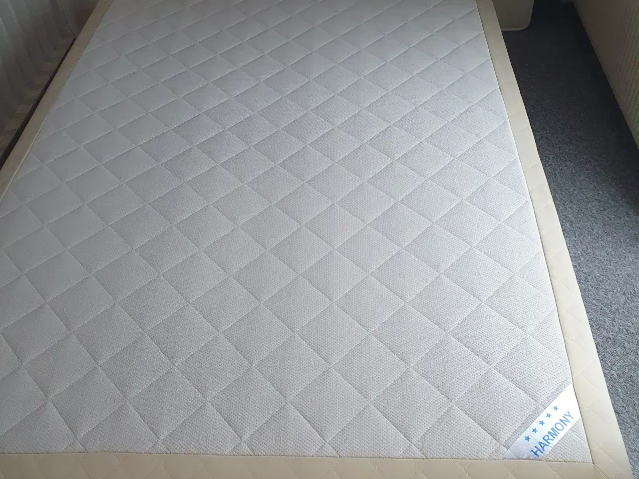 Billede 2 - Boksseng 140 X 200 med topmadras