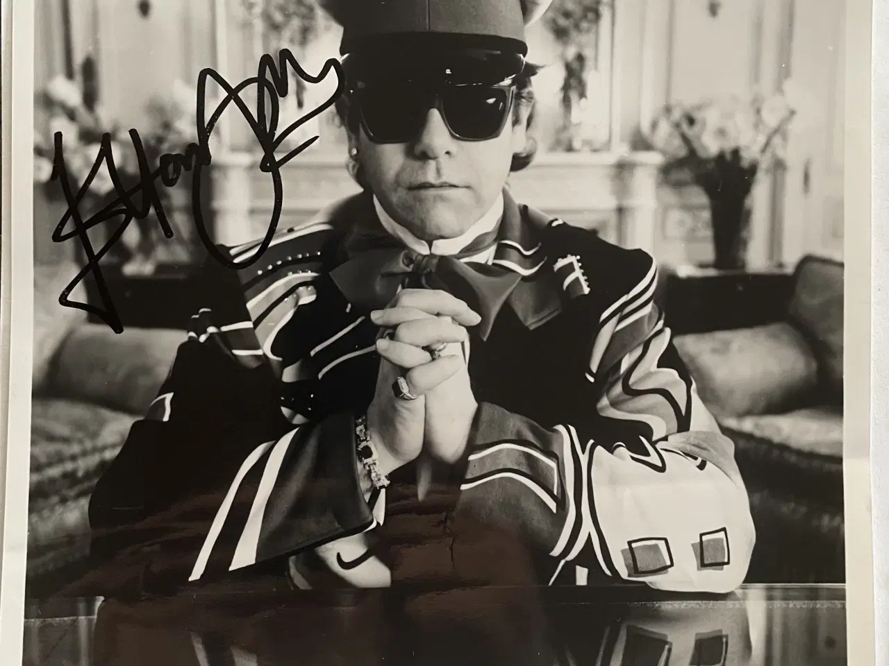 Billede 1 - Autograf af Elton John (20x20cm) !