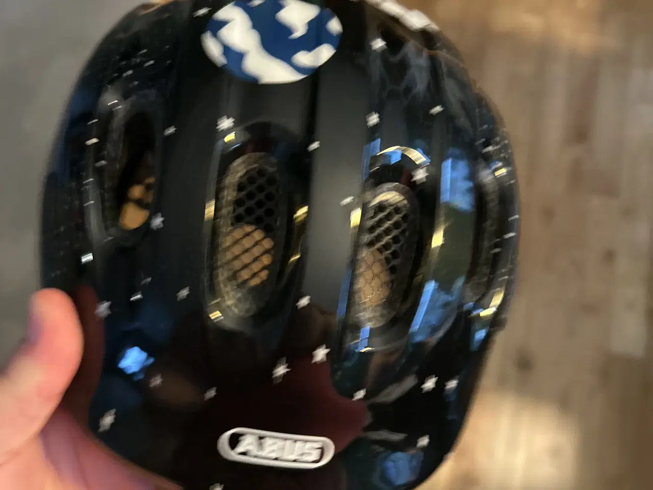 Billede 1 - Abus børnecykelhjelm sort med måne og stjerner