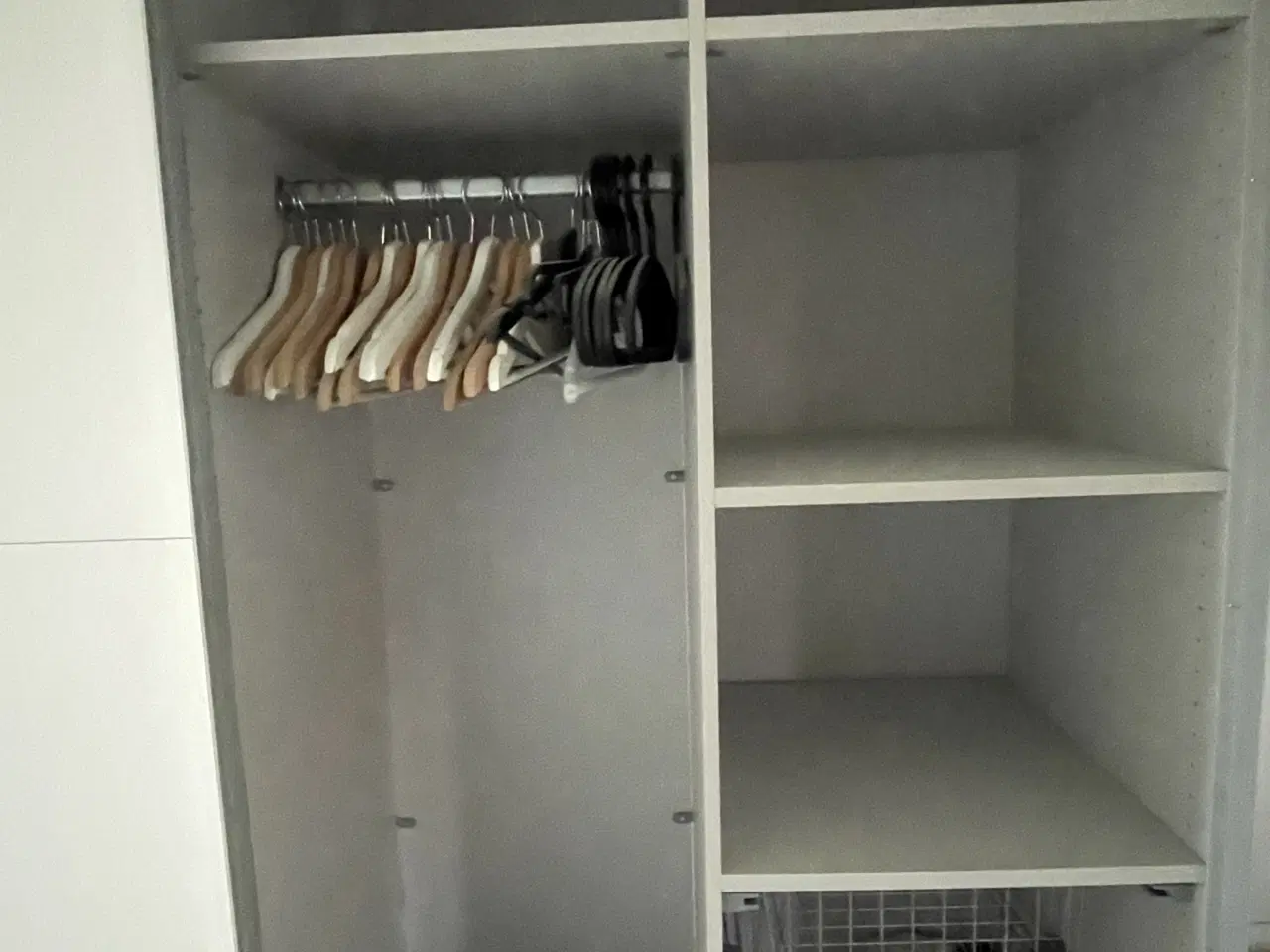 Billede 3 - Stort klædeskab