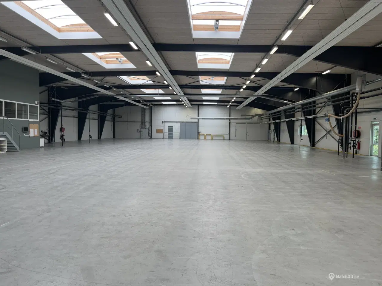 Billede 1 - Stort lækker lager