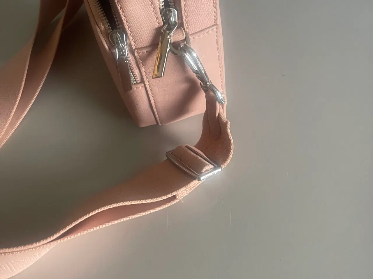 Billede 2 - Calvin Klein skuldertaske