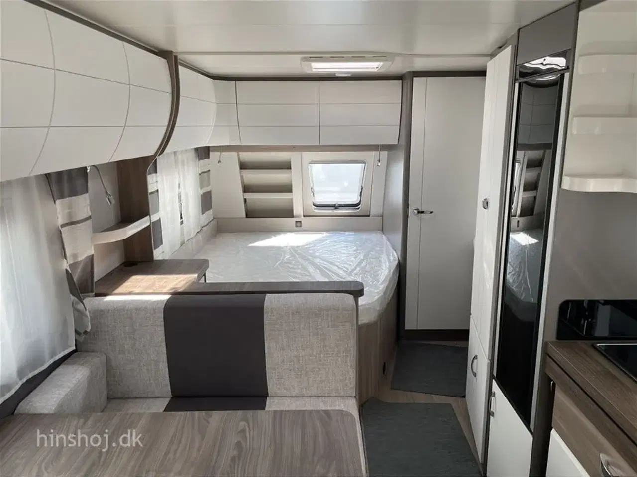 Billede 17 - 2023 - Hobby Excellent Edition 650 KMFe Stor rummelig familievogn med 3 køjer fra Hinshøj Caravan