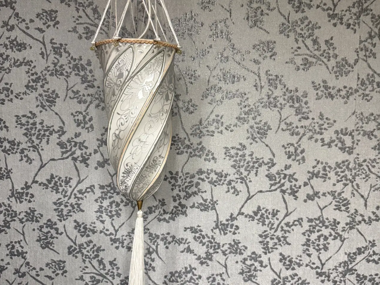 Billede 1 - Elegant Venetiansk Silkekonolampe – Fortuny-stil