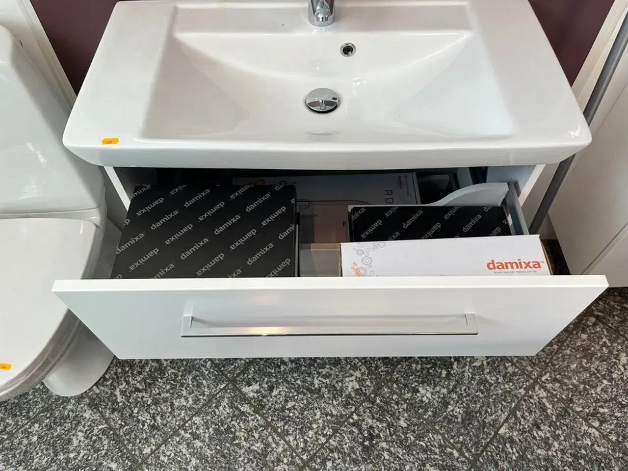 Billede 5 - Vask med skab, udstillingsmodel