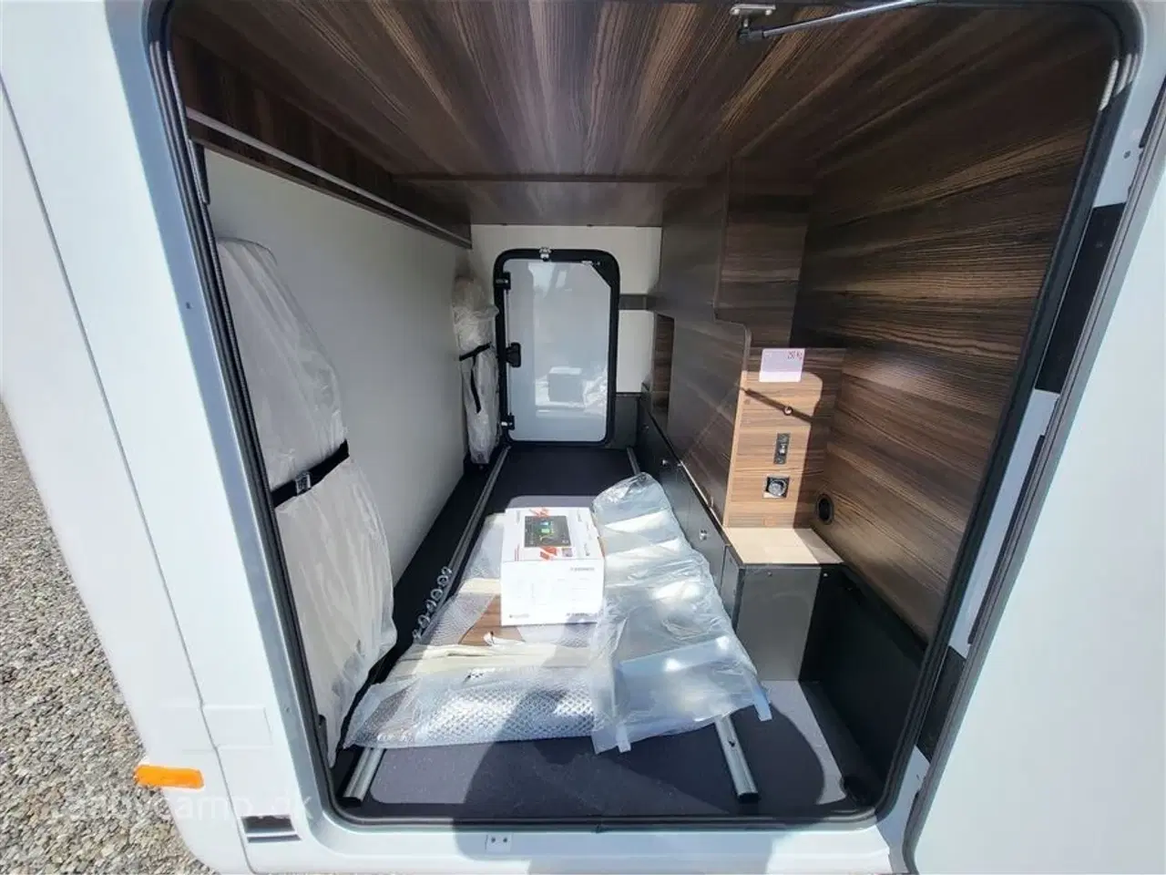 Billede 19 - 0 - Laika Ecovip 4109 DS Automatgear. 160HK.Face to face siddegruppe. lædersæder.