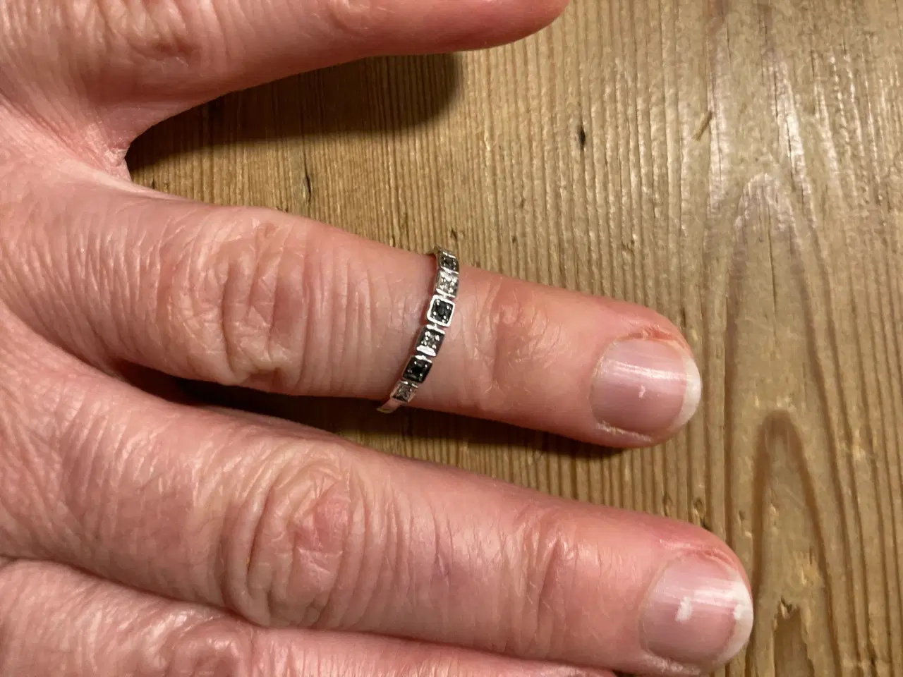 Billede 1 - Hvidguld ring med diamanter