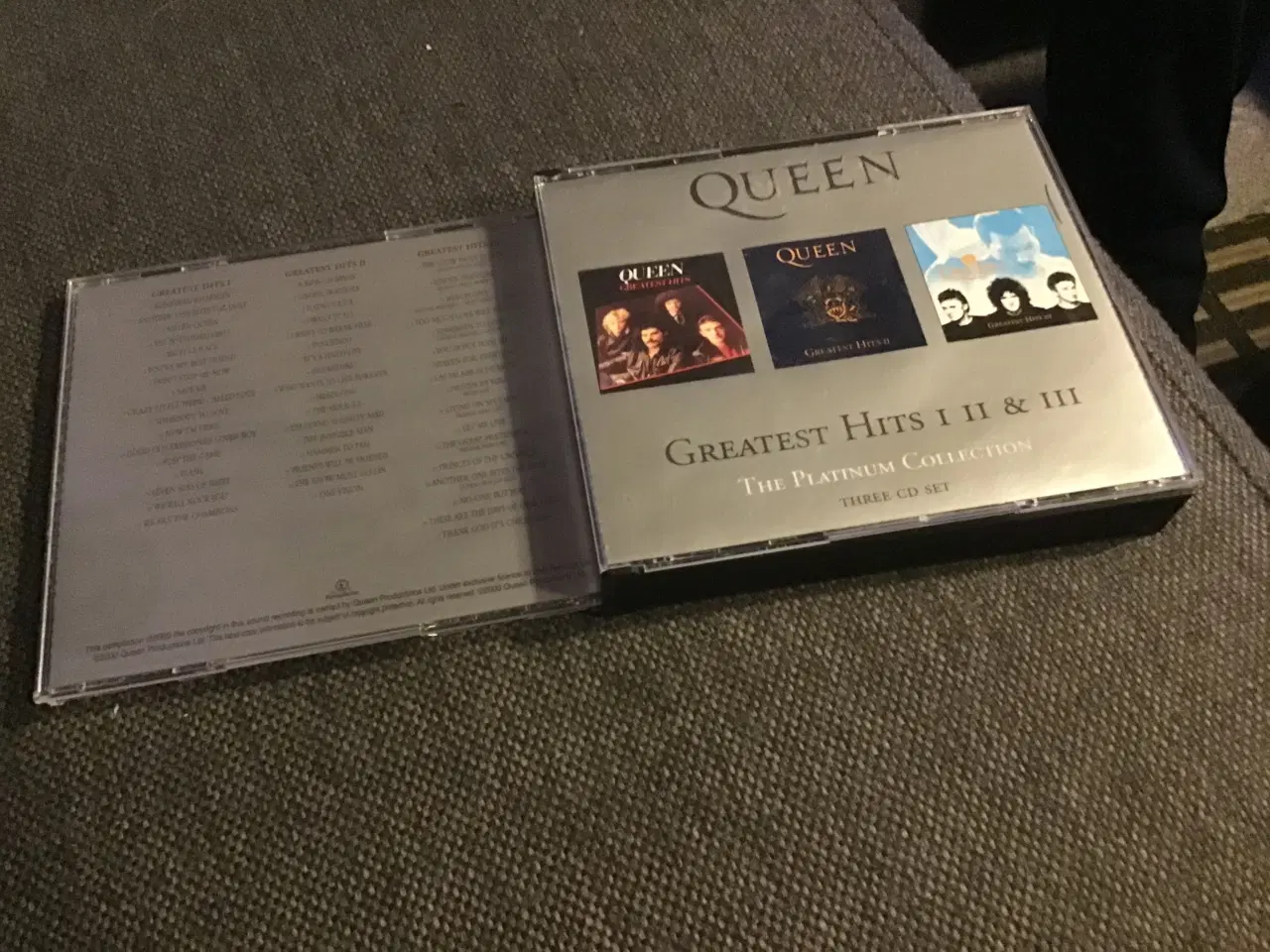 Billede 2 - Queen CD boks.