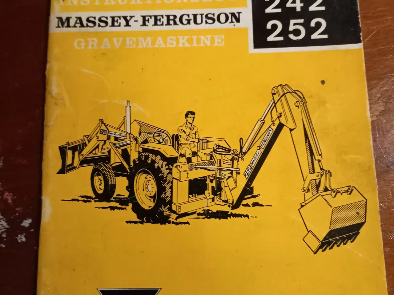 Billede 1 - Instruktionsbog til Massey-Ferguson 242 og 252