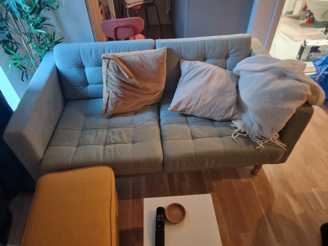 Billede 1 - Komfortabel og som ny 2-personers sofa